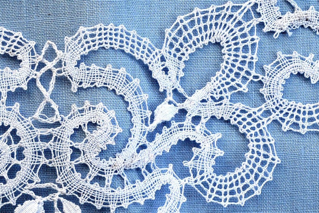 How Do You Make Lace? – Broiderie Stitch
